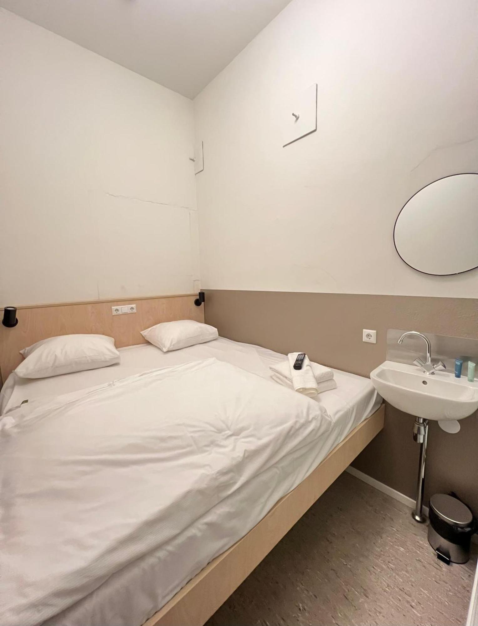 Stadsherberg Ald Weishoes - Hostel เวนโล ภายนอก รูปภาพ